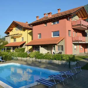 Girasole Casa Rossa B Aparthotel Colico