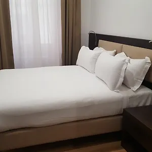 3* Pensión Finestra Su Monti